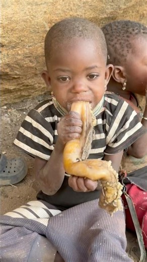 Traditional Bushmeat: Hadzabe Children Eat What They Hunt #hadzabetribe #food