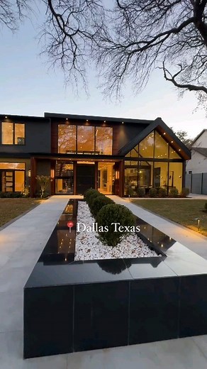 Newly built estate in Dallas Texas 📍. 6,713 sf, with 5 bedrooms and 5.5 baths. Pricetag $3.6 million. 🎥 @navarealtygroup Built By @janetgoldschmidt Listed by: Lauren Savariego @keyteamdallas Allie Beth Allman & Associates | BallerCribs