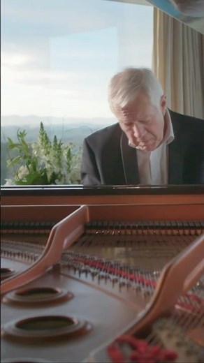 TWILIGHT THEME (Bellas Lullaby) - Performed by Carl Doy