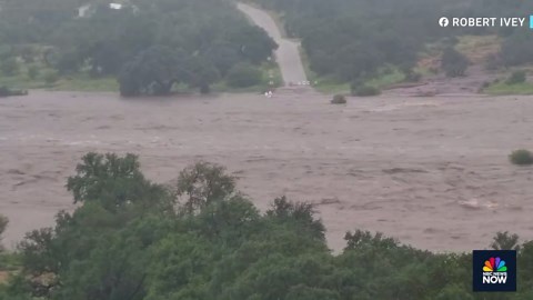 Time-lapse captures fast-rising river in Texas