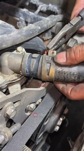 Sealer red, #selangradiator #radiatormobil #sealer #threebond #melanikhandal #subscribe #subscribers