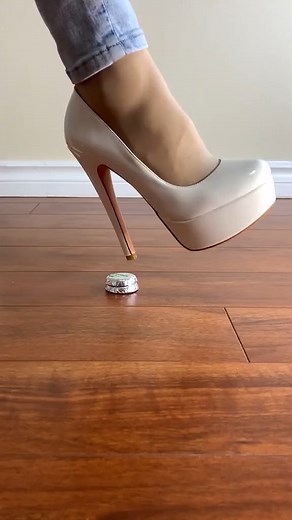2.5K views | High Heels Crushing Anti-Stress Toys 笠 #HighHeels #ASMR #Experiment #Orlando #USA | High Hells on | Facebook