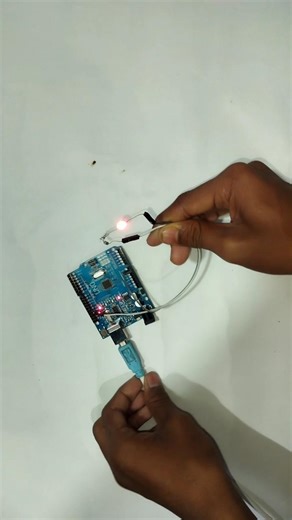 HOW TO MAKE A BLINKING WITH A ARDUINO UNO || EASY TO MAKE || SUBSCRIBE AND LIKE THE CHANNEL