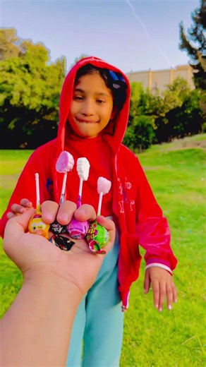 In this video, we extend a helping hand to someone in need and share a moment of kindnes 🥹❤️