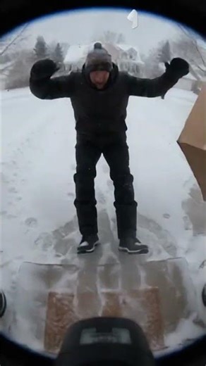 Delivery guy slips on ice while bringing a package caught on camera 😱😳😲 #shorts #delivery #caught ❄️