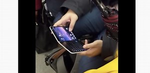 Windowsロゴなでなで。2画面スマホ｢Surface Duo｣のフィールドテスト動画が漏れ出ています