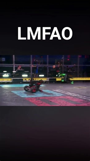 uppercut vs sawblaze meme #battlebots