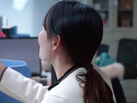 打破次元空间，异地办公面对面，实时远程同时批注文件，导出也很方便，能开小会不开大会，能不开会就不开会，工作效率立刻上升啦；#公司日常 #办公室 #会议室 #maxhub会议平板 #互联网 #大厂 #必备好物 #触摸屏 #智能办公