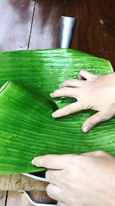 148K views · 1.1K reactions | Biko with A Twist❗️ Ingredienst 2 cups malagkit Rice 1 3/4 cups gata 2nd piga Pandan leaves 2 -3 stalks 2 tsps. Ube flavor 1 1/2 cups gata 1st piga 3/4 cup brown sugar 1 tbsp. Cornstarch 7 tbsps. Brown sugar 1/2 cup water 3 tbsps. Water added to cornstarch 1 cup gata for latik #gata #kakanin #bago #malagkit #ube #pandan #caramel #fypviral | SarapCooking | Facebook