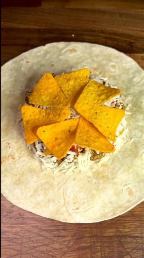 Chicken Crunch wrap! Easy Recipe