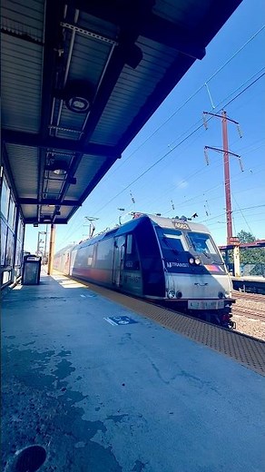 Metropark! New Jersey Transit Arrives @ Metropark Station!