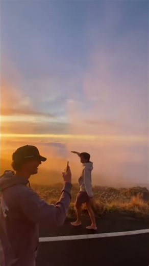 Flying Above the Clouds… Then THIS Happened 🌈☀️Perfect Sunset Rainbow Above the Clouds Unreal Moment