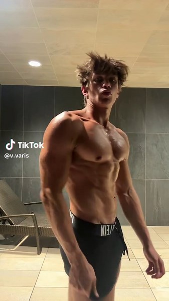 varis 🇦🇱 (@v.varis)’s videos with оригинальный звук - тг|zzen1xxx