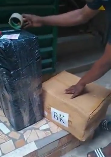 Lady Packages Trash And Sends It To Customer Who Paid Her With A Fake Alert (pix - Crime - Nairaland