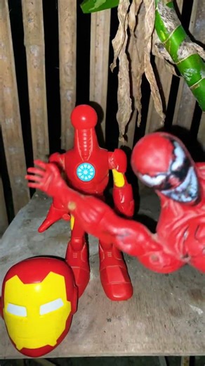 Venom red Chooses Ironman Heads Yess #marveltoys #ironman