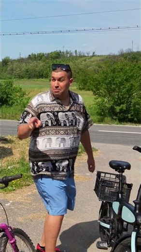 Ceartă pe biciclete 😂😂😂 #romania