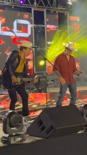 Régulo Caro on Instagram: "Fue tu amor un cerillazo que de pronto se apagó🎶🎤🙂‍↕️🙌🏼 @massiaca"