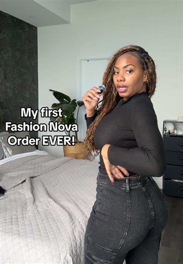 First @Fashion Nova order everrr… Let’s try these basic bits on together 💘 And for the love of God, please ignore the grey bra 😭 There’s no styling here, but what should I keep & what needs to be SLAPPED with the return label ASAP? #fashionnova #fashionnovahaul #haul #outfit #doitforthepeacewithreese
