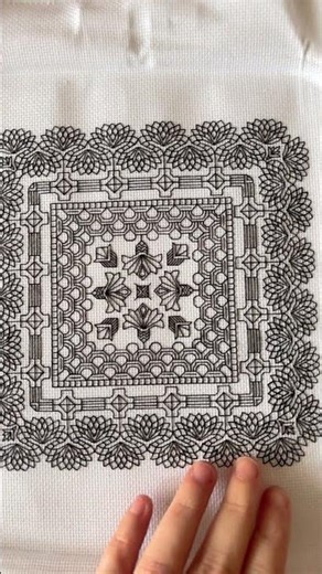 Neues Finish 🥰 Das Blackwork von The Steady Thread #sticken #embroidery #blackwork