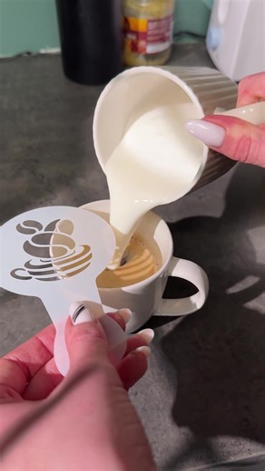 Pro Level Latte Art | Humour Train