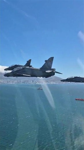 Close Formation with 3 Hawk Jets Over Cape Town | SAAF #shorts