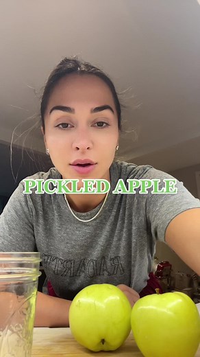 Homemade Pickled Apple Recipe: Crunchy and Tangy Delight!