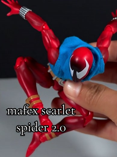 Mafex Scarlet Spider 2.0 Review and Features