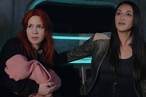 Resident Alien Star Sara Tomko Hails "Stunning" Season 3 Finale