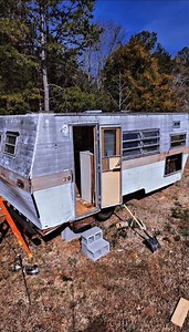 3.7M views · 119K reactions | Your new neighbor in the Trailer Park. #trailerpark #pov #trailerparkrealtor #comedyvideo #slumlord | Amanda Meadows | Facebook