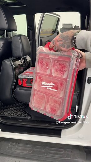 Well I gotta say these TacoMounts made it easy to figure out what I was going to do for tool storage in the back of the Tacoma • It’s a 60/40 split back seat, this is for the smaller side and there’s one for the bigger side that I’m also going to install • At first I didn’t like how these back seats folded but now I don’t mind it at all. I can pull out the packouts and put the seats back to haul around the kids • These are available @mod_my_rig . . . #tools #construction #toyotatacoma #packout #