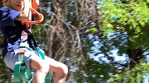 Vreme frumoasă găsim în vestul României. Norii apar destul de rar, vântul nu pune probleme și se face mai cald decât sâmbătă. După prânz, termometrele vor indica în jur de 31 de grade. Este timpul de a încerca să evadați in natură și de a vă bucura de compania celor dragi. | TVR Timisoara