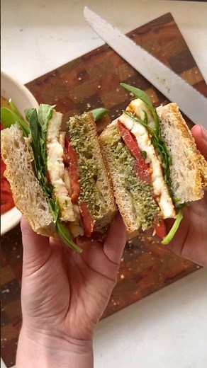 Grilled Halloumi Sandwich #vegetarian #sandwich #recipe
