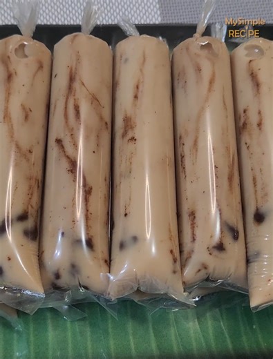 Nakakatakam na ice candy na parang ice cream..😋 Ingredients: 6 cups water 1 cup white sugar 3/4 cup cassava flour 1/2 tbsp black coffee 1 can 370ml evaporated milk 1 can 390g condensed milk 125g chocolate chips 40g nuts | My Simple Recipe
