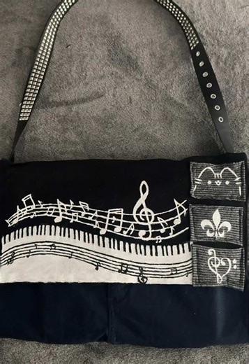 DIY Upcycled Messenger Bag Tutorial