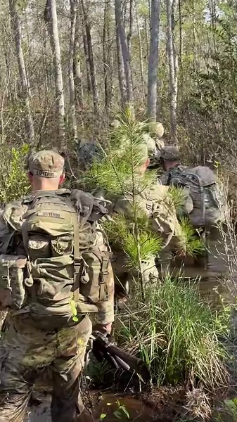 2.3K views · 25 reactions | Meanwhile at Fort Benning in the Sergeants Leadership Course. Hooah #sergeant #vetradiosyndicate #freedom #army #navy #airforce #marines #fortbenning #leadership #infantry #BlueCord #JDVance #Trump #fortbragg #airborne #Rangers | Vet Radio Syndicate | Facebook