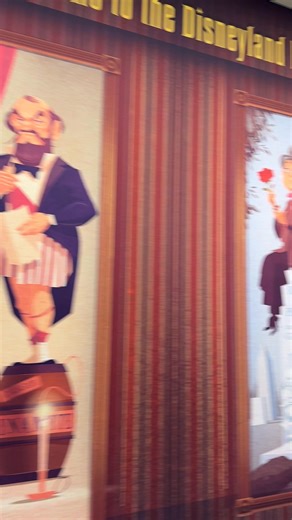 Fun nod to the Haunted Mansion in the lobby of the Disneyland Hotel! | Food At Disneyland