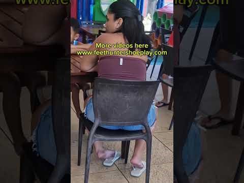Candid feet in public 2025