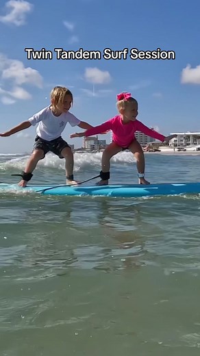 🌊🤙🏻 Those smiles say it all! #tandemsurfing #twinwave #twinwaves #tandemsurf #tandemstyle #twinsofinstagram #twinsandmultiples #surfsup #bgtwins #boygirltwins #surf #athlete #siblinglove #surfing #childhood #surflife #ocean #gopro #thatsmile😍 #sportskids #tandem #twinbond #bestfriend #surflife #surfkids #twinstagram #surfcamp #twinlife #oceanchild