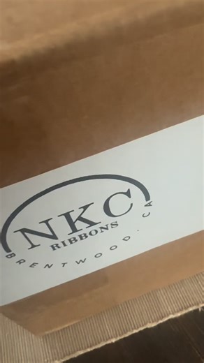 ILee | 📍Elizabethtown, KY on Instagram: "Happy mail 😇 from @nkcribbons finally arrived last week. Better late than never due to the snow ❄️ storm we had. As always high quality double sided satin ribbon. Excited to use the ti leaf print and ombre purple & yellow."