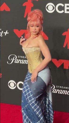 Ice Spice at the VMAs 2025