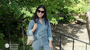 Clothes Mentor pays you CASH 💵 on the spot for your gently used fashions. Sell the clothes 👗, handbags 👜, shoes 👠, and accessories 🕶️ you're not wearing any more for CASH on the spot. Or get even more when you choose store credit! 💰💰 | Clothes Mentor Fishers