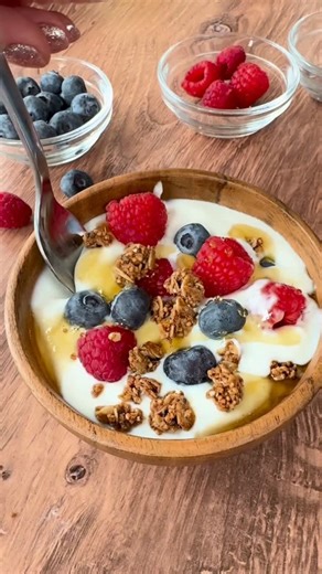 Lauren Allen on Instagram: "MAKE IT DON’T BUY IT: Instant Pot Yogurt. 🔗 Comment “RECIPE” and I’ll DM the full how-to + Greek yogurt instructions You’re spending $15 on yogurt at the store when you could make it for $5. Two ingredients. Your Instant Pot. 10 hours (but it’s hands-off). Here’s why this is worth it: 💰 Cost: $5 homemade vs $15 store-bought (for the same amount) ⏱️ Effort: Press a button and walk away 🥛 Control: You know exactly what’s in it ✨ Flavor: Add whatever you want after (h