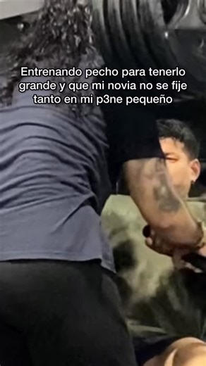 Alex Catute Macias🦍 on Instagram: "Almenos rompo las fibras musculares…🤣🤣🤣🤣🤣🤣 #gym #gymrat #entreno #meme #mataro #bcn #fyp #parati"