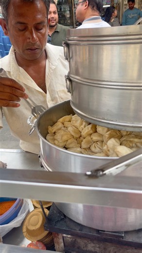 Cheep vs expensive momos #absolutecinema
