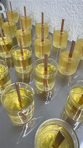 Candle Making - Concrete Candles on Instagram: "👉🏼 This is exactly why it’s so important to understand all types of wax…their behavior, their pour temperatures, and how they react with fragrance oils. The more you know, the more prepared you are to keep your business running no matter what. 💡 I cover all of this in my Candle Making Guide 🙌🏼 helping you master different waxes and their ideal mixing & pouring temperatures. Plus a suggested* guide on what wick to use. 💬 Comment “Wax” and I’ll