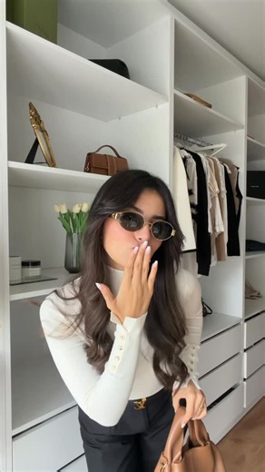 ‎RABABE GOUYD رباب كويد‎ on Instagram: "This is your sign ✨ pour avoir des cheveux ultra brillants et tester la gamme Glycolic Gloss Elseve @lorealparis ☺️🫶🏼 #LOrealParisSkincare #LOrealParisHaircare #LOrealParisMakeup #GLOSSYHAIR #ELSEVEGLYCOLICGLOSS"