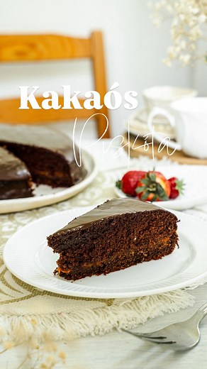 32K views · 178 reactions | Csokitorta, vagyis inkább csokis piskóta, tortaformában sütve, csokival borítva, és némi Sacher-es életérzésként házi baracklekvárral töltve Egyszerű, kevert kakaós piskóta, könnyű és szaftos, és akár torta alapnak is remekül beválik. Recept a blogon, közvetlen link hozzászólásban ☺️ | Szotyi Creations | Facebook