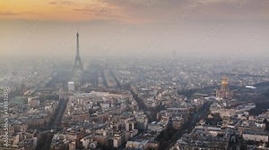 Time lapse vue en zone urbaine en panorama sur la ville de Paris, France