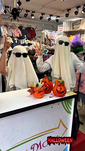 4.7K views · 44 reactions |  Boo! La Miny Moda și fantomele iubesc...