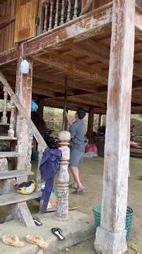 Chọc sàn ra hiệu với người yêu